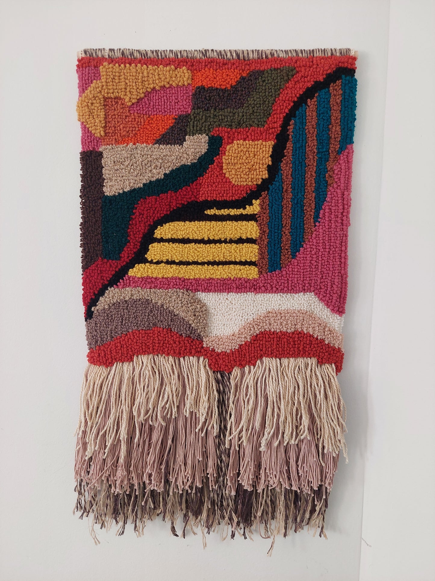 Macuco wall rug puch needle